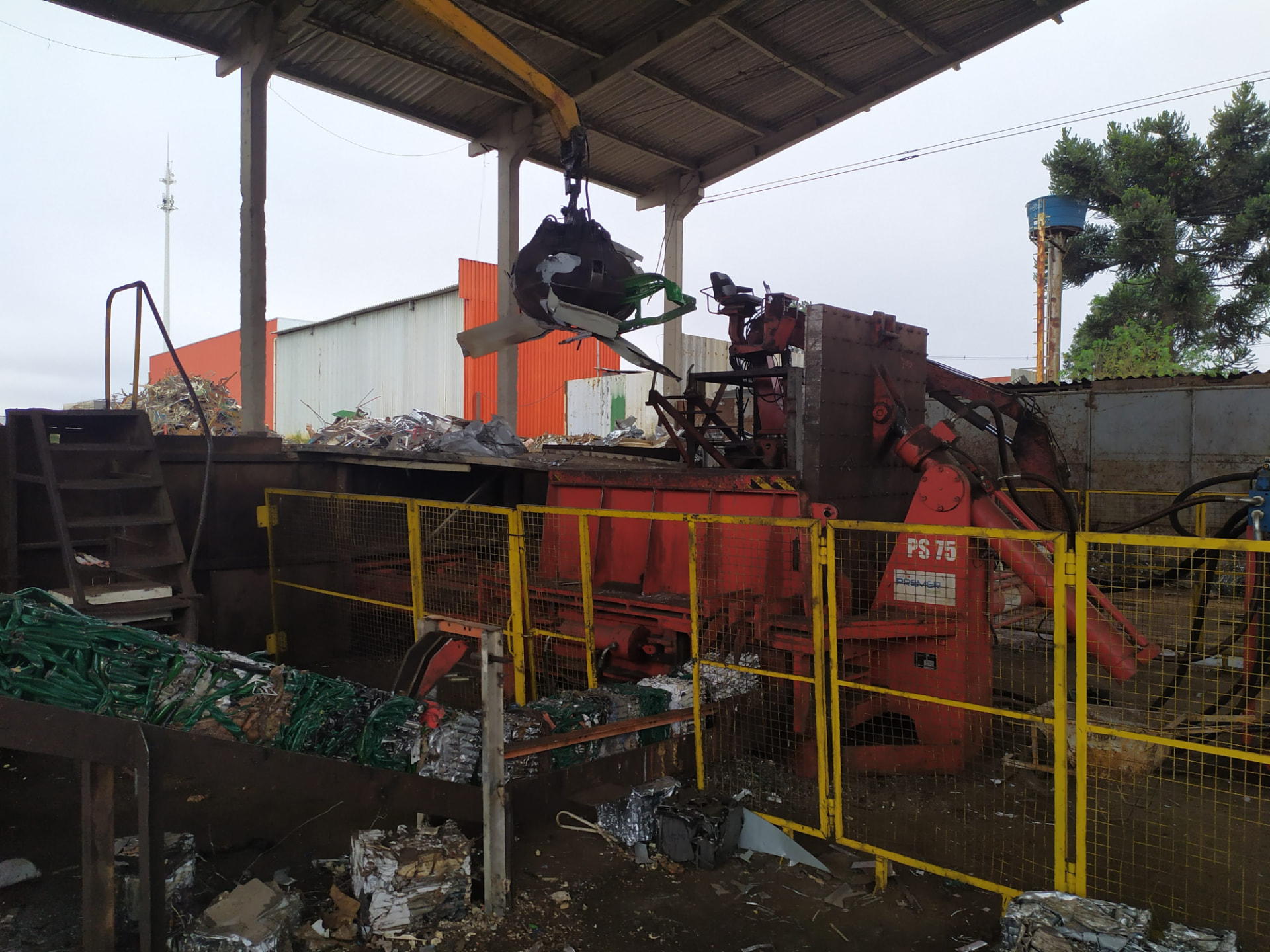 PS75 — foto 1 de 3